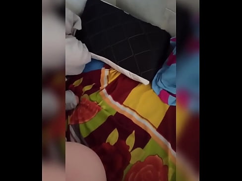 ❤️ منهنجي روم ميٽ گهر ۾ اڪيلي رهي ٿي ڇاڪاڻ ته هن جو مڙس موڪلن تي وڃي ٿو ۽ مان موقعو وٺان ٿو ته هن کي چوسان ۽ هن جي گدا کي کير سان ڀريان. ❤️ اسان وٽ